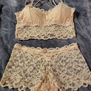 Lace lingerie set